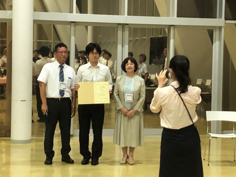 内之宮先生受賞2.jpg